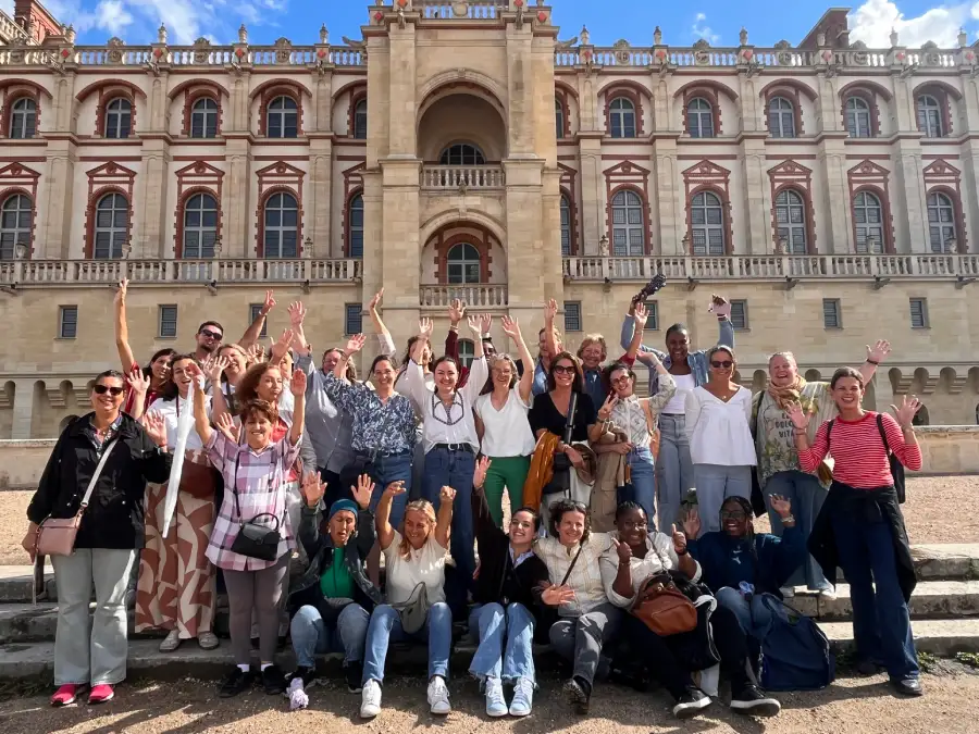 Team building à Saint-Germain-en-Laye. Devant le château vieux.