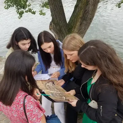 Equipe d'enquêteur sur l'ile Saint-Louis
